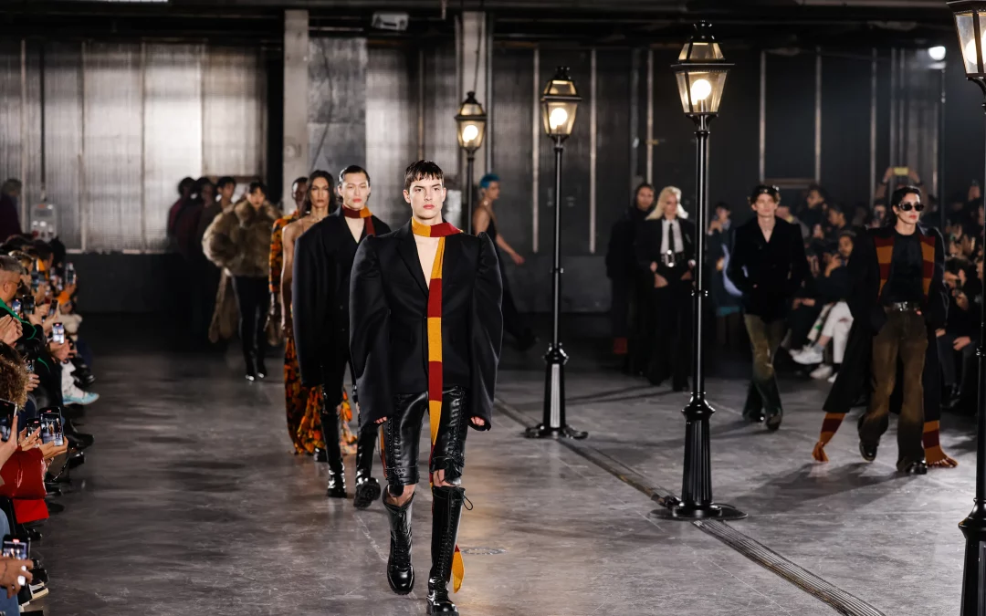 La Fashion Week de Paris : Entre Glamour et Chaos