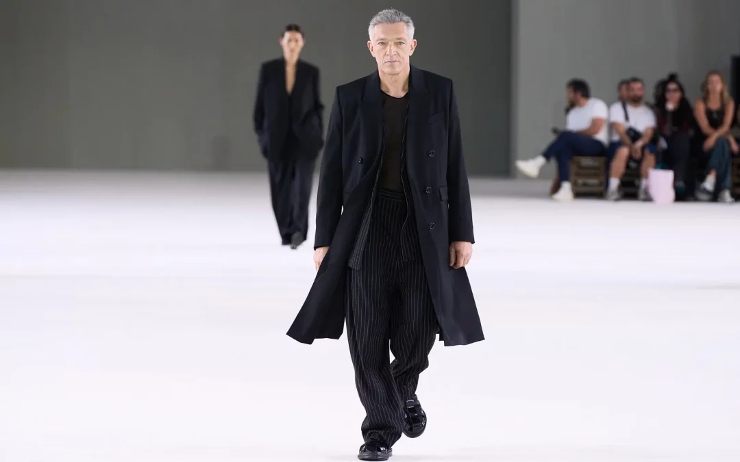 La Fashion Week de Paris : Quand les Stars Défilent Hors des Podiums
