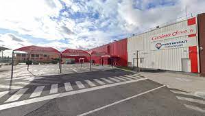 Casino Joue Son Va-Tout : Entre Sauvetage et Turbulences Sociales