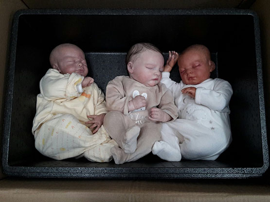 Bébés Factices : L&rsquo;Art de Tromper le Cinéma et les Yeux