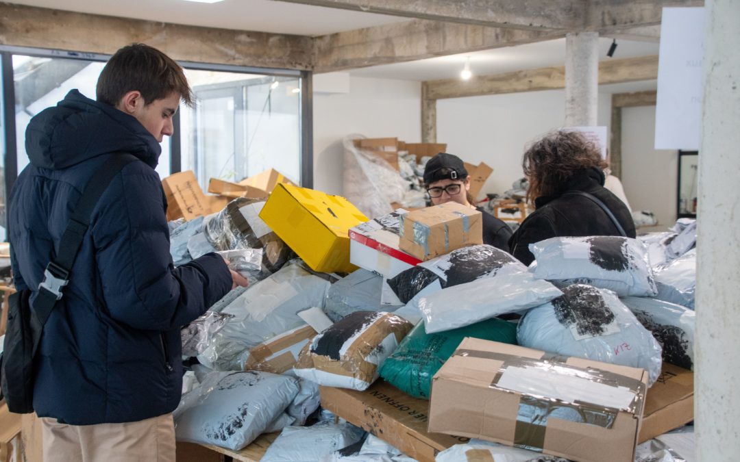 « Mystery Box » à Paris: La Chasse aux Trésors des Colis Oubliés