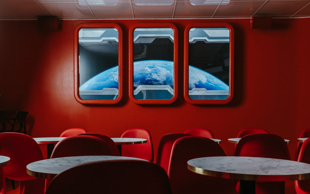 Unplug : L&rsquo;odyssée cocktail dans le 8ème galactique de Paris