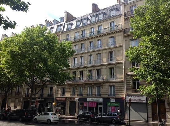Quand le Monde de la Mode Rencontre le Marché de l&rsquo;Immobilier: L&rsquo;Aparté sur l&rsquo;Appartement de Lagerfeld