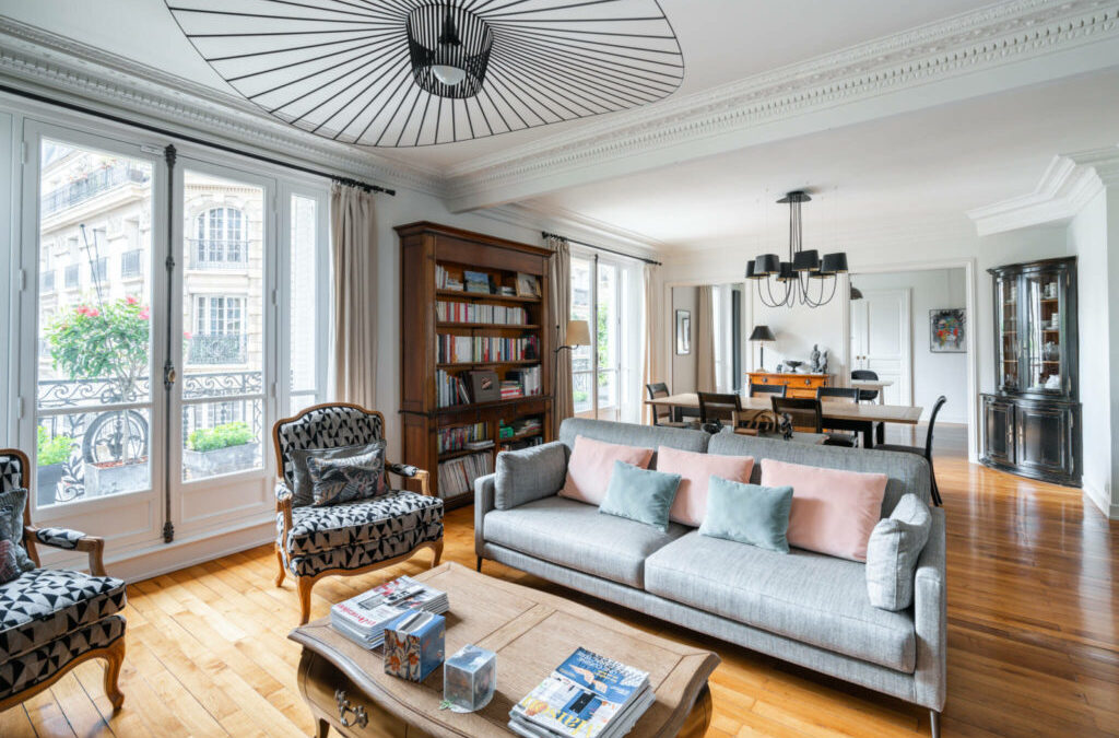 L’Immobilier à Paris 15ème : Une Danse Macabre Avec les Prix