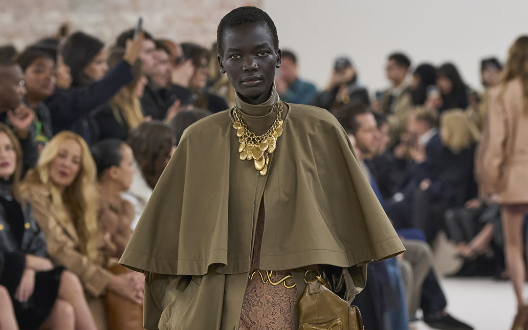 La Fashion Week de Paris: Où l&rsquo;Excentricité Rencontre le Génie