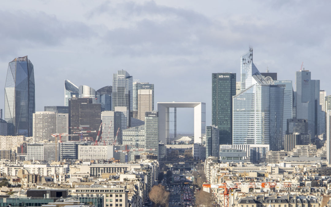 La Défense se métamorphose : quand béton et verdure flirtent avec audace