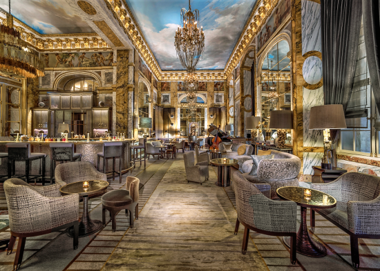 Le raffinement à la française au Bar des Ambassadeurs