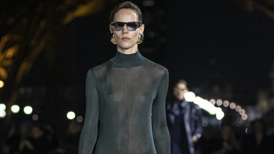 Dans les Coulisses du Mystère: La Nuit Secrète de Saint Laurent à Paris