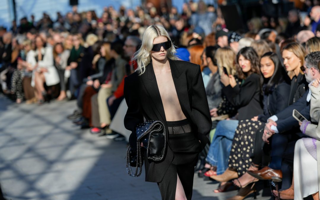 Stella McCartney: La Révolution Écoresponsable Frappe la Fashion Week de Paris