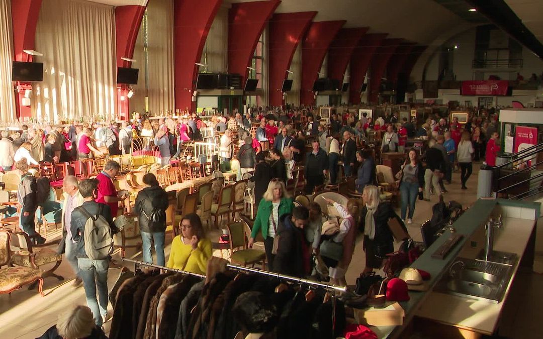 Chiner pour la Bonne Cause : La Vente Solidaire qui Bouscule Paris