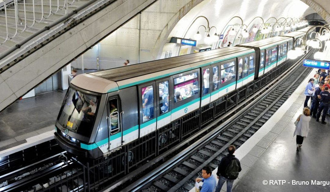 Chaos sur la Ligne 4: Interruptions Constantes et Aventures Quotidiennes