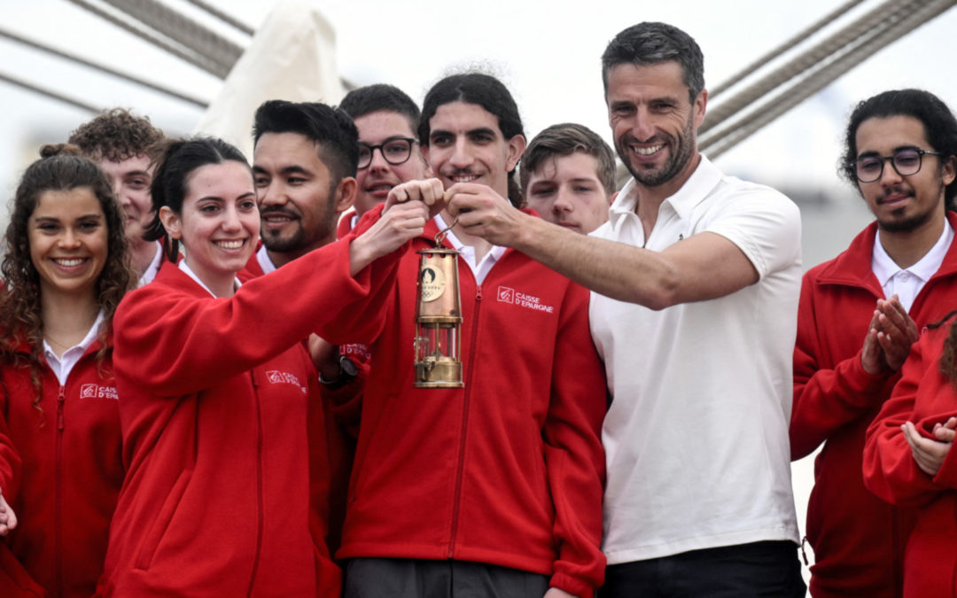 Jeunes Éclaireurs et Flamme Olympique: L&rsquo;Aventure Maritime du Belem vers Marseille