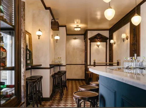 « Libérons le Raisin! » – Quand Paris s&rsquo;enivre d&rsquo;innovation au bar classique