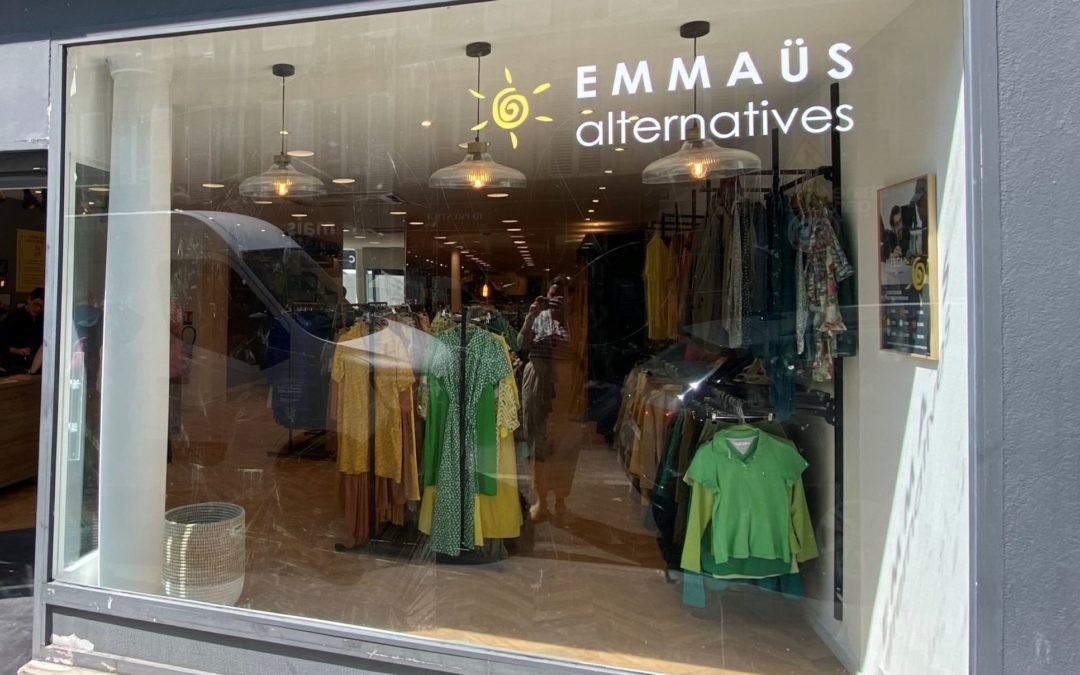 L&rsquo;Éco-Chic Solidaire : Emmaüs Alternatives électrise Paris avec sa vente au kilo