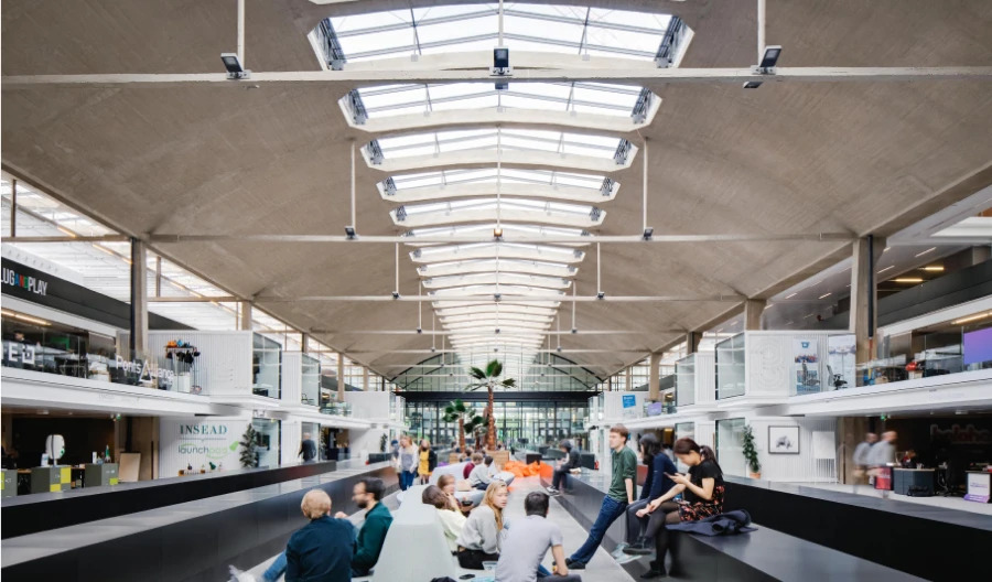 Station F à Paris : Le Coeur Battant de l&rsquo;Innovation Startup