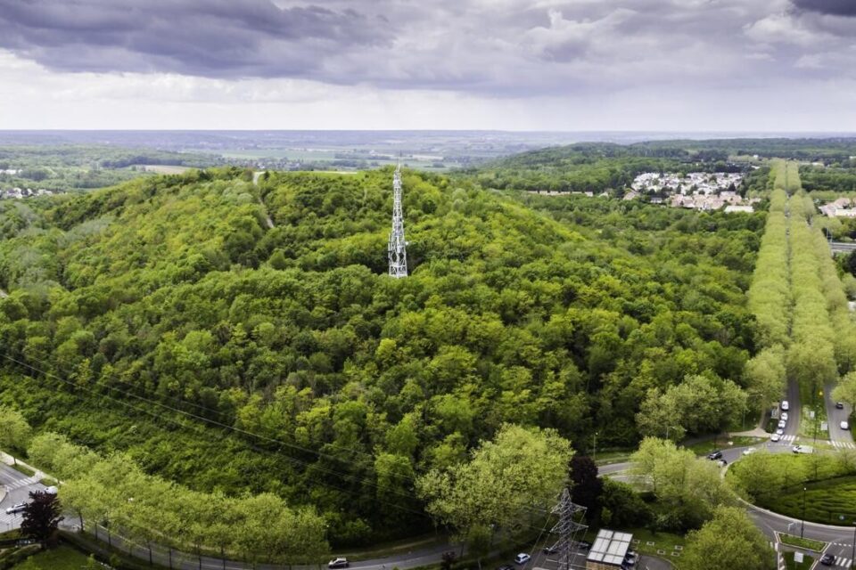 Détruire pour régénérer : le grand pari écologique de la colline d&rsquo;Élancourt pour les JO 2024