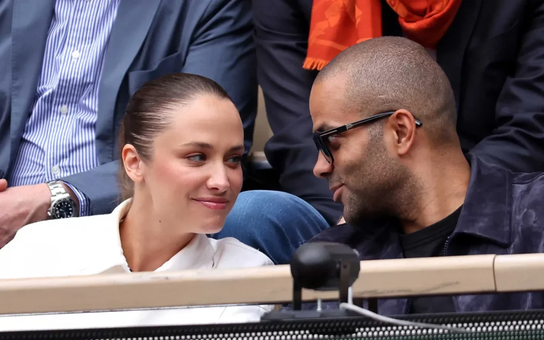 Love, tennis et glamour : les tribunes de Roland-Garros enflammées