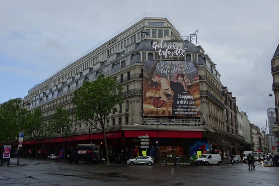 Soldes d&rsquo;été 2024 à Paris : Faites chauffer la carte bleue !