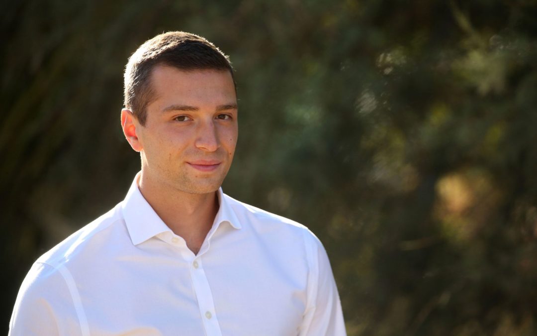 Jordan Bardella : homo ou hétéro, l&rsquo;art de l&rsquo;esquive politique