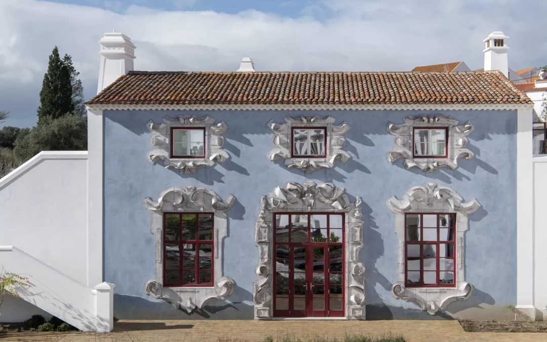 Louboutin switche les talons pour les hôtels : nouvelle lubie ou coup de génie ?