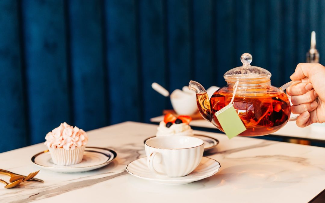 Les salons de thé à Paris : où déguster une tasse de bonheur dans la capitale