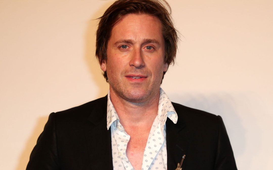 «Je l&rsquo;aime moins» : Thomas Dutronc envisage de quitter Paris après le décès de sa mère Françoise Hardy