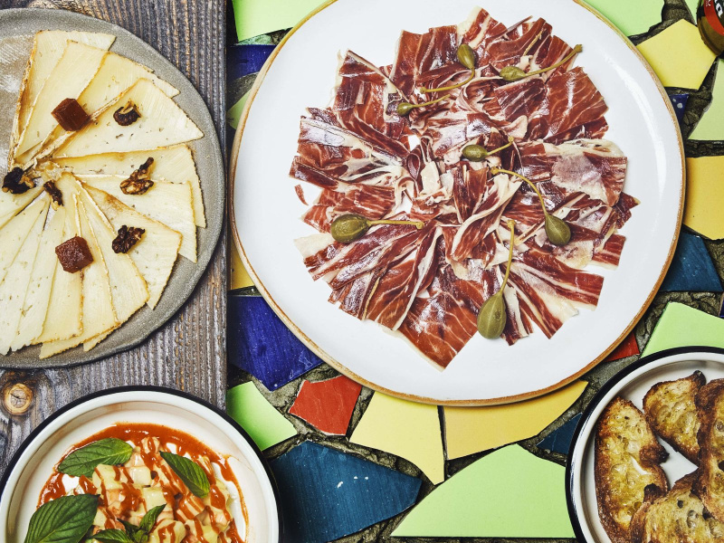 Tina : le nouveau bar à tapas qui secoue Paris