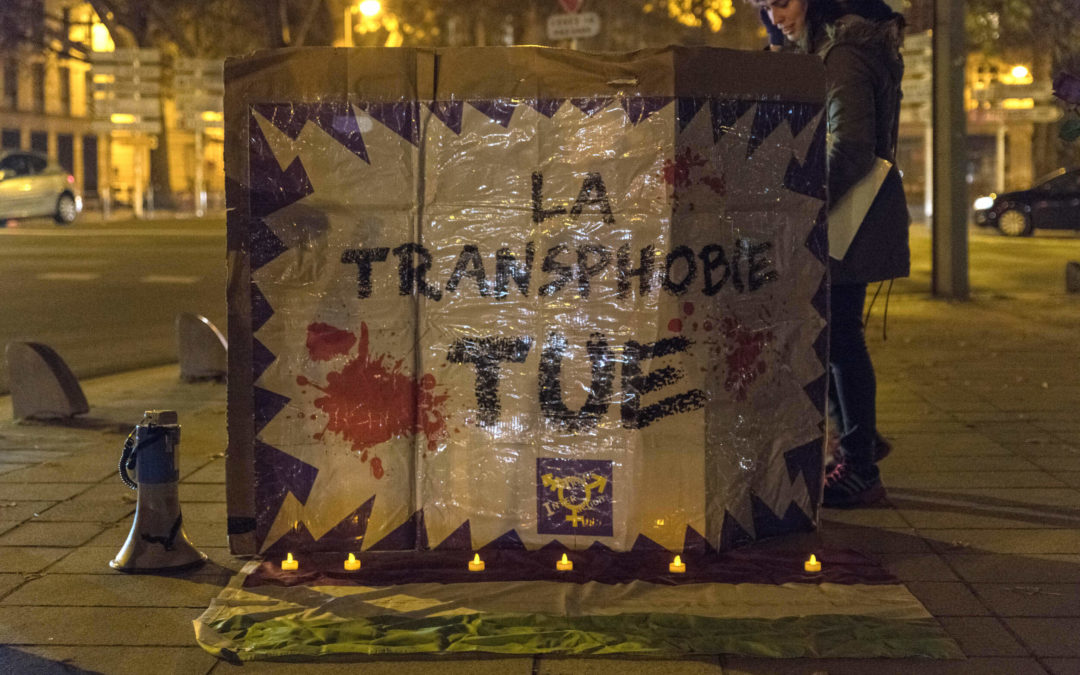 « La transphobie tue » : la rage contre le crime qui secoue Paris