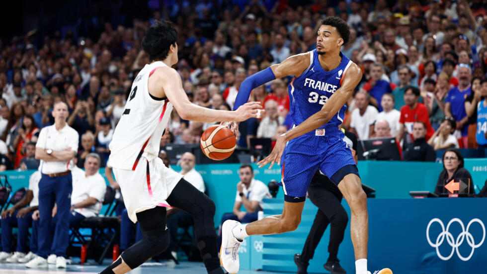 JO 2024 : Les Bleus du Basket Eliminent le Canada et Accèdent aux Demi-Finales