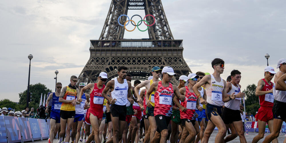 JO de Paris 2024 : Léon Marchand Brille et Simone Biles Revient en Force
