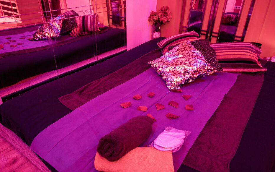 Paris : Trafic Humain Démasqué Derrière des Salons de Massage Naturiste