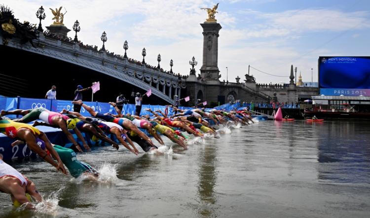 Triathlon JO Paris 2024 : La France vise l&rsquo;or en relais mixte