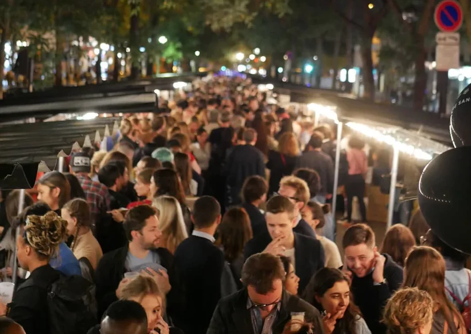 Le giga food market de Belleville : une nouvelle bouffée de street food qui veut te vendre du rêve