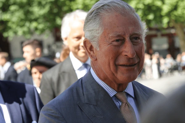 Charles III et le cancer : quand la royauté vacille sous le poids des secrets