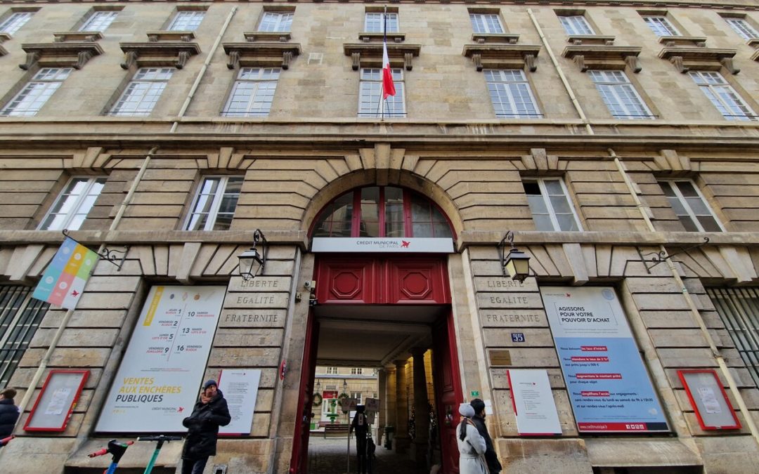 Le luxe à portée de main : quand les sacs Hermès s’invitent au Crédit Municipal de Paris