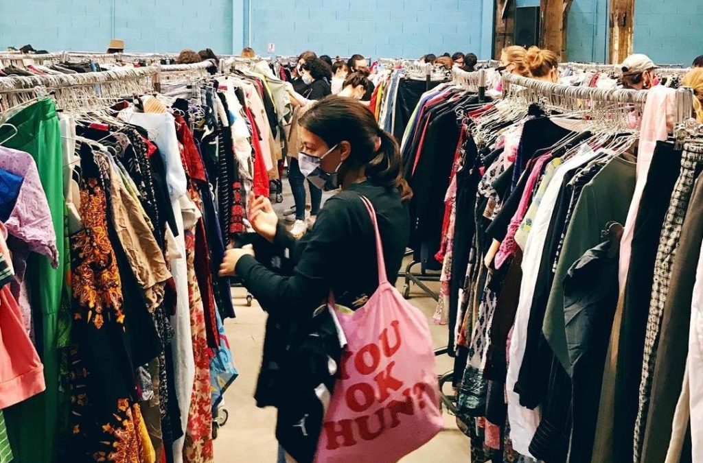 Le shopping solidaire débarque à Paris : l&rsquo;édition Emmaüs Alternatives 2024