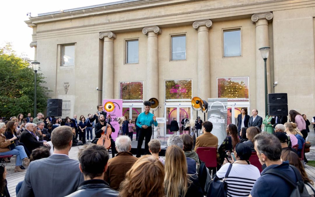 Théâtre de la Concorde : le nouvel épicentre citoyen parisien qui redéfinit la démocratie par l’art
