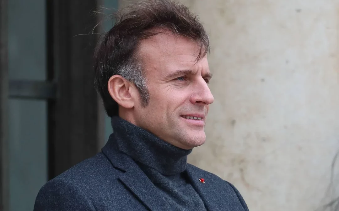 Le bal des ministres : théâtre politique à l’Élysée