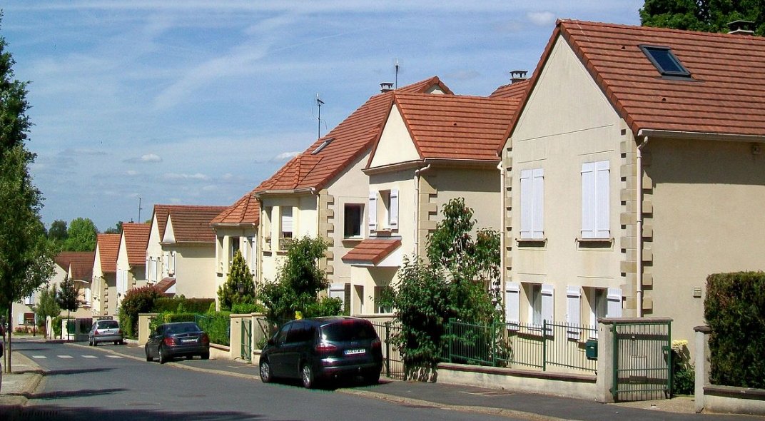 La banlieue pavillonnaire : rêve ou mirage pour un Francilien sur quatre ?