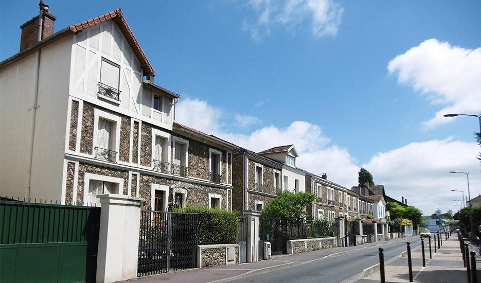 Pourquoi les maisons autour des villes valent soudain leur pesant de briques