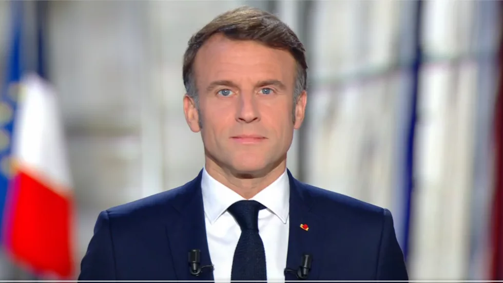Mea culpa sur la dissolution : décryptage des vœux d’Emmanuel Macron pour 2025