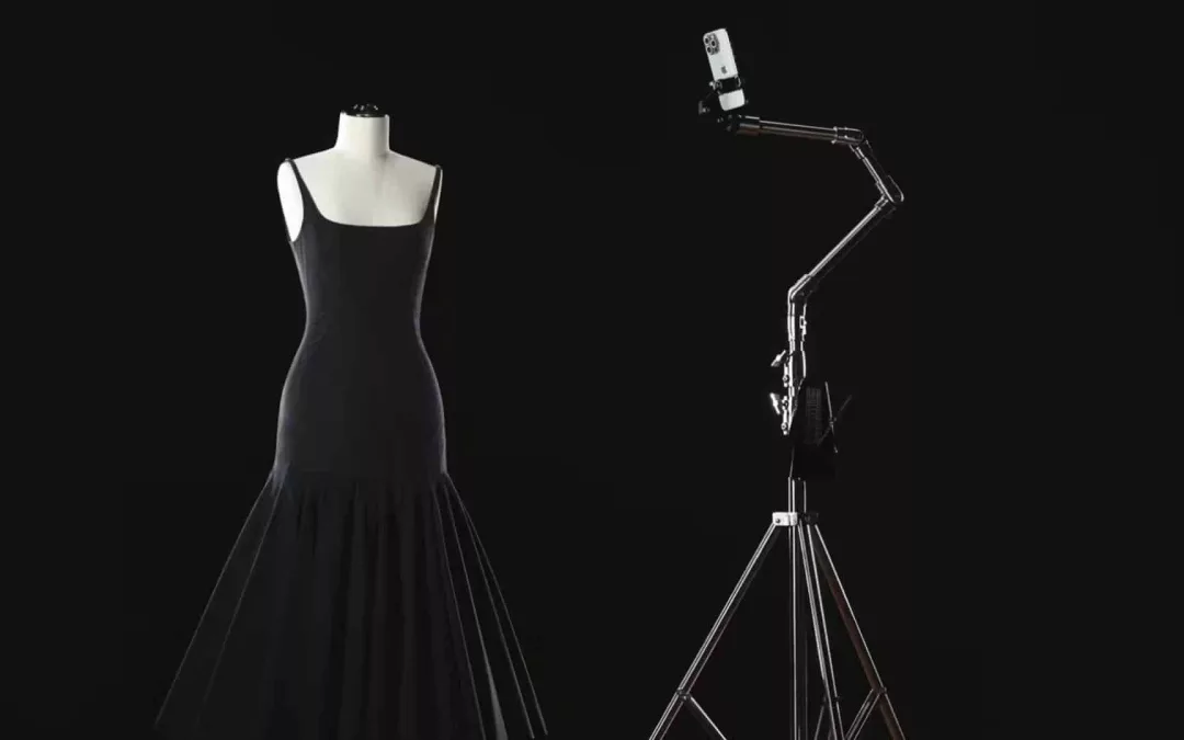 Jacquemus annonce un défilé à l’adresse d’un iPhone : coup de génie ou simple buzz ?