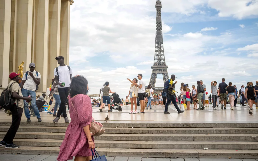 La France, reine des selfies et du camembert : 100 millions de touristes en 2024