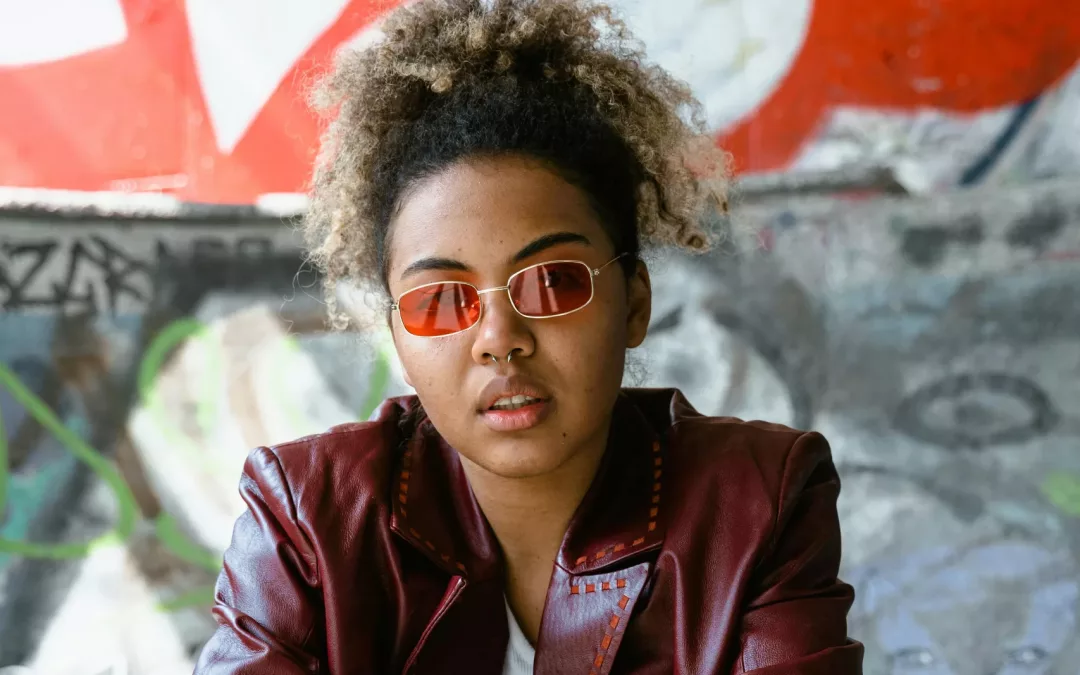 7 tendances repérées dans les rues de la Fashion Week que tou(te)s les Parisien(ne)s vont adorer en 2025