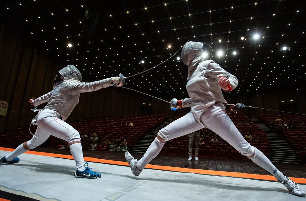 La renaissance de l&rsquo;escrime parisienne: art, duel et modernité