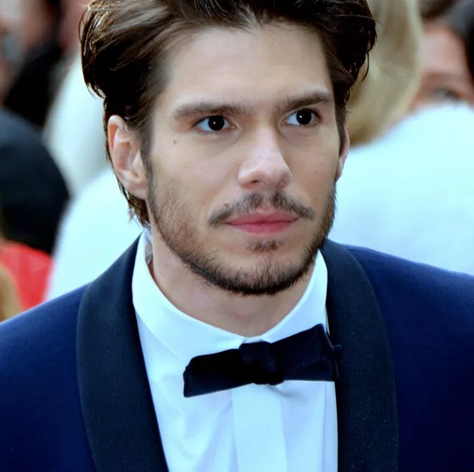 Où croiser François Civil à Paris ? Les lieux secrets d&rsquo;une star