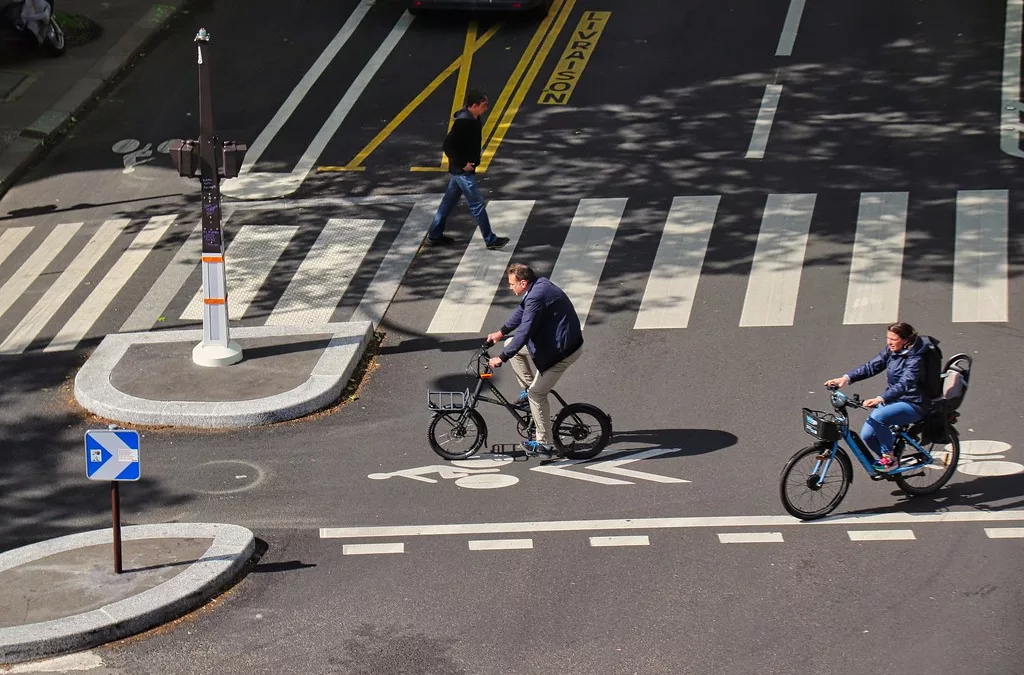 Paris, quand la vélorution devient le talon d’Achille des bus