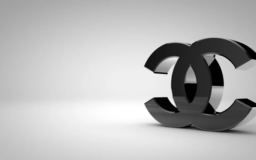 Dua Lipa enflamme Paris avec le nouveau sac Chanel 25