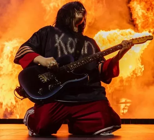 Billie Eilish enflamme Paris : la reine anti-glamour fait vibrer l’Accor Arena