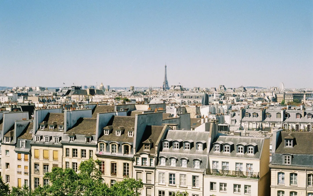 Comment rester au frais lors des canicules parisiennes ?